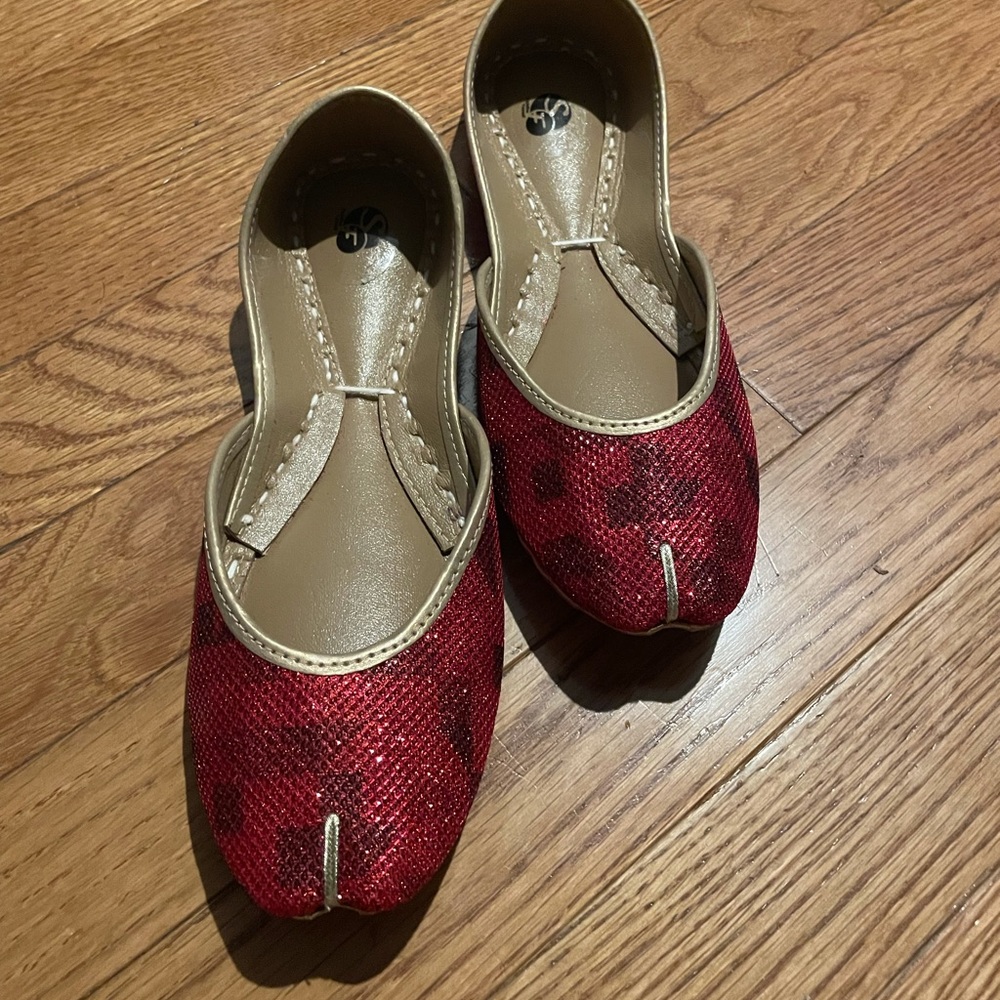 Khusa Flats - Red Glitter Size 6 US